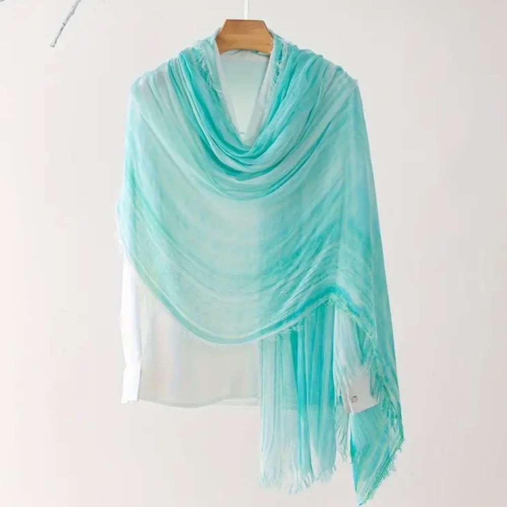 Elegant Gradient Sky Blue Stripe Scarf